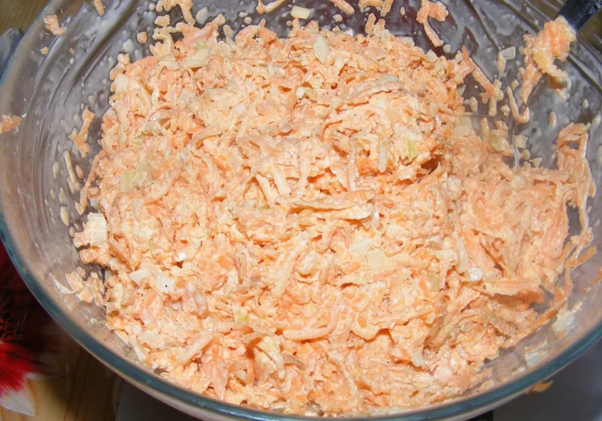 Jak zrobić surówkę z marchewki do obiadu - proste i szybkie przepisy