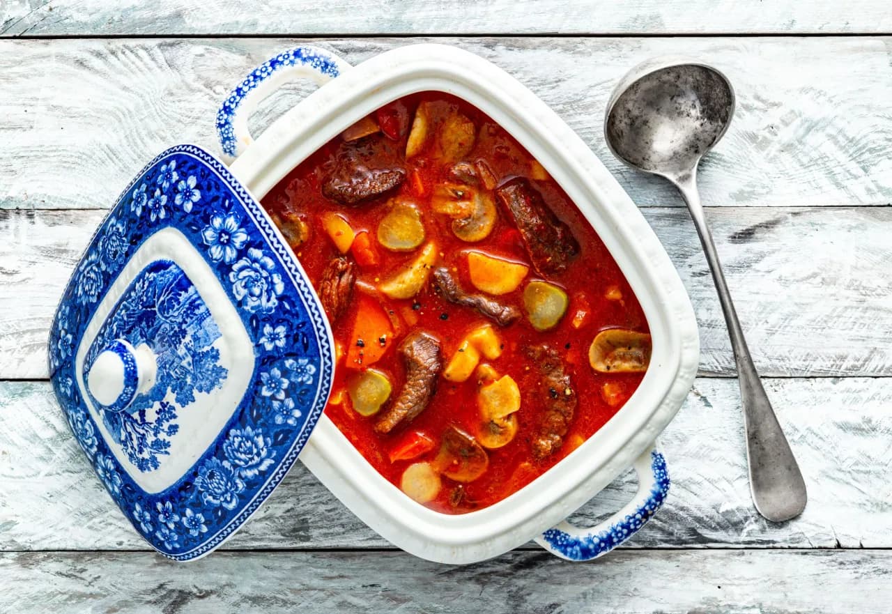 Jak zrobić zupę strogonow - prosty przepis na pyszne danie