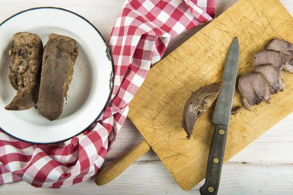Jak długo gotować ozorki wieprzowe, aby były idealnie miękkie?