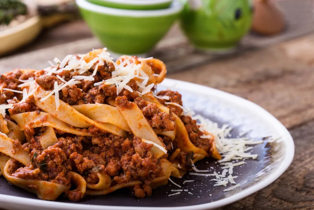 Jakie mięso na spaghetti? Oto najlepsze opcje i przepisy