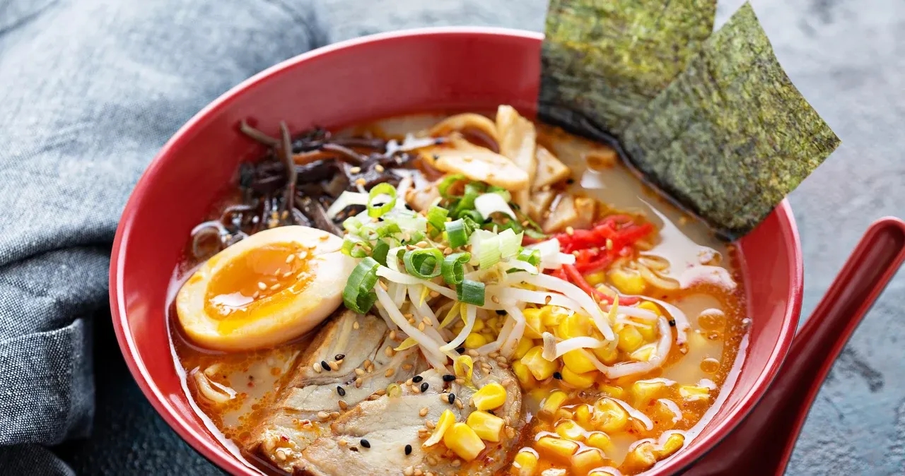 Jaki makaron do ramen? Poznaj najlepsze opcje i ich zalety