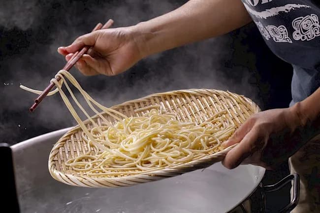 Ile kcal ma spaghetti? Poznaj kaloryczność makaronu spaghetti